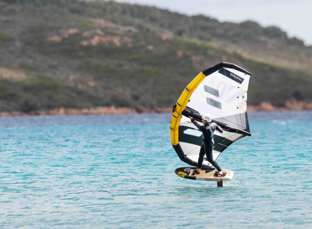 faire du wingfoil à Bonifacio